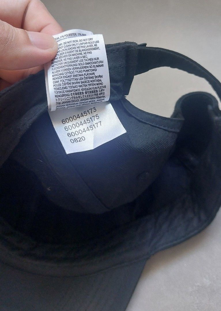 Vans Cap (Category: Caps & Hats) located in Quezon City. Submitted by khield (Listing ID 1440055828, Image 2). Description: .