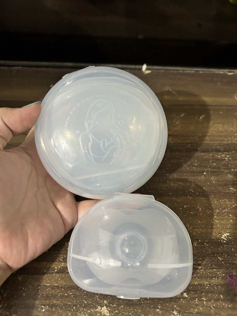 Vcool milk catcher and horigen nipple shield (Category: Breastfeeding & Bottle Feeding) located in Las Pinas. Submitted by jacobstoyland (Listing ID 1440167839, Image 1). Description: - Washed but unused - Set of reusable silicone breast pump shields - Designed for comfort and efficiency - Clear, flexible silicone for a good fit - Comes with a protective storage case for hygiene and portability - Ideal for regular pumping mothers.