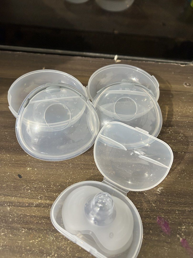 Vcool milk catcher and horigen nipple shield (Category: Breastfeeding & Bottle Feeding) located in Las Pinas. Submitted by jacobstoyland (Listing ID 1440167839, Image 2). Description: - Washed but unused - Set of reusable silicone breast pump shields - Designed for comfort and efficiency - Clear, flexible silicone for a good fit - Comes with a protective storage case for hygiene and portability - Ideal for regular pumping mothers.