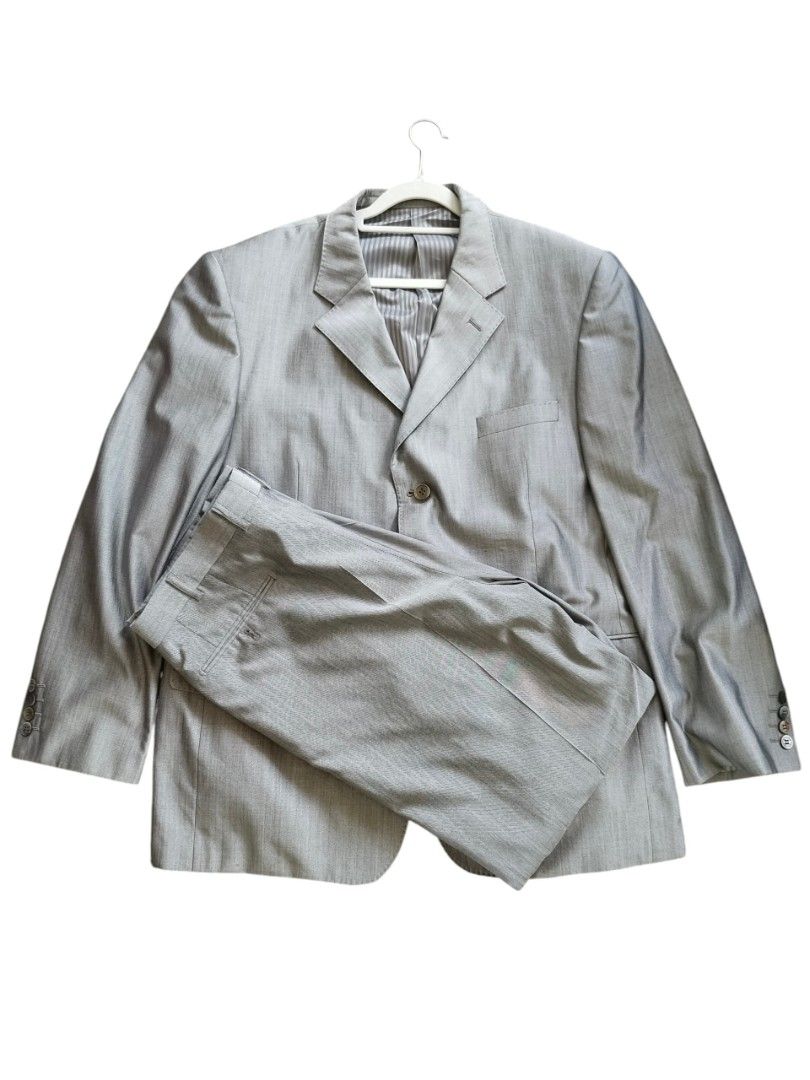 Vintage 2006 Balmain Suit with Matching Trouser (Category: Sets & Coordinates) located in Dumanjug. Submitted by cebuanaavtg (Listing ID 1440103263, Image 1). Description: Balmain suit set Pants- 37" X 42" Suit- 23.5" X 31" Shoulder- 20" in good condition.