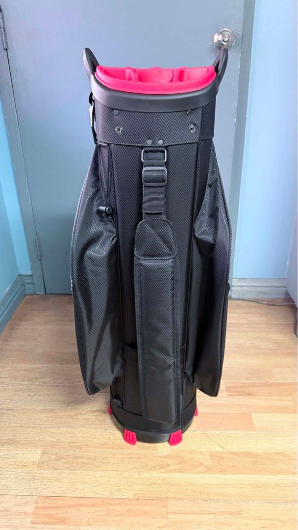 Wack Wack Golf Stand Bag Pink and Black (Category: Golf) located in Mandaluyong City. Submitted by bch2009 (Listing ID 1440126413, Image 3). Description: - Wack Wack Golf stand bag - Color: Black and grey with vibrant pink accents - Durable construction - Multiple compartments for all your golf essentials - Comfortable carry strap - Sturdy base for stability - Combines functionality and style mode of payment: gcash preferably .