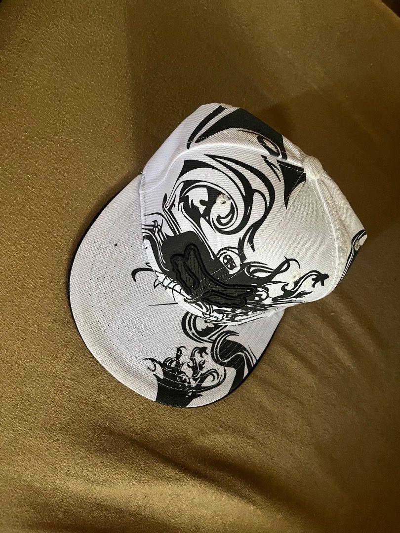Y2k fox close cap (Category: Caps & Hats) located in Caloocan City. Submitted by crucifiedtearz (Listing ID 1440114154, Image 3). Description: Y2k fox closed cap.