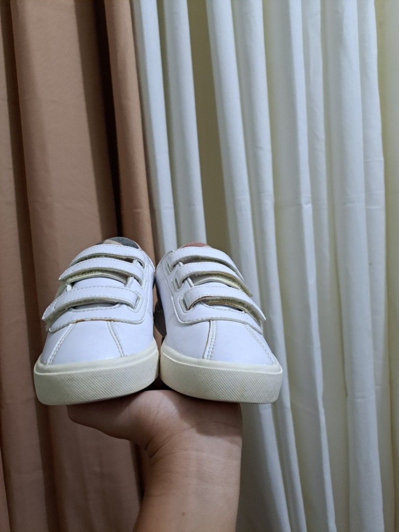 19cm original daks shoes,for kid (Category: Babies & Kids Fashion) located in Quezon City. Submitted by kimlynandaya (Listing ID 1440246515, Image 3). Description: .