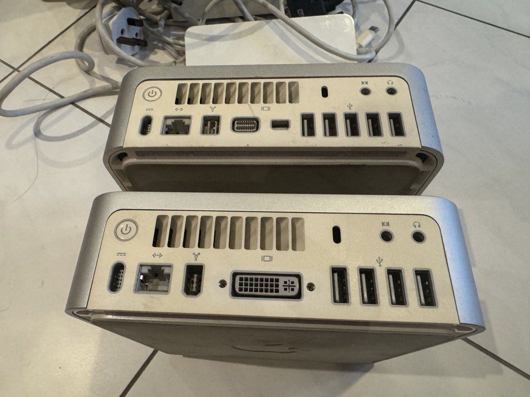 2 x old Apple Mac Mini Computers with Cables465752031756953602