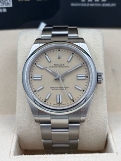 （分類：）位於 。 由 muchgoldwatch 提交（商品編號 1440300567，圖片 1）。簡介： 。