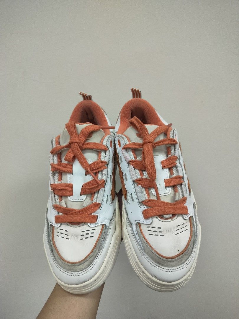 Adidas ADI2000 (Category: Sneakers) located in Ilagan. Submitted by judzkulot (Listing ID 1440346575, Image 3). Description: Size : 8 US/41.5 EUR/26 CM Condition: Very good condition Issue: sign of usage, minimal scratch on the body, crease, and minimal heel drag.