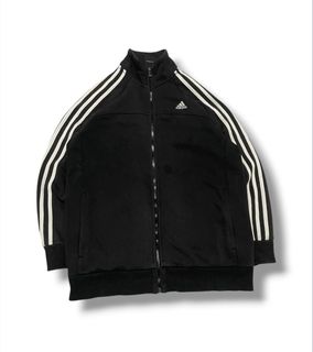 (Category: ) located in . Submitted by sanjisthrift (Listing ID 1440362004, Image 1). Description: .