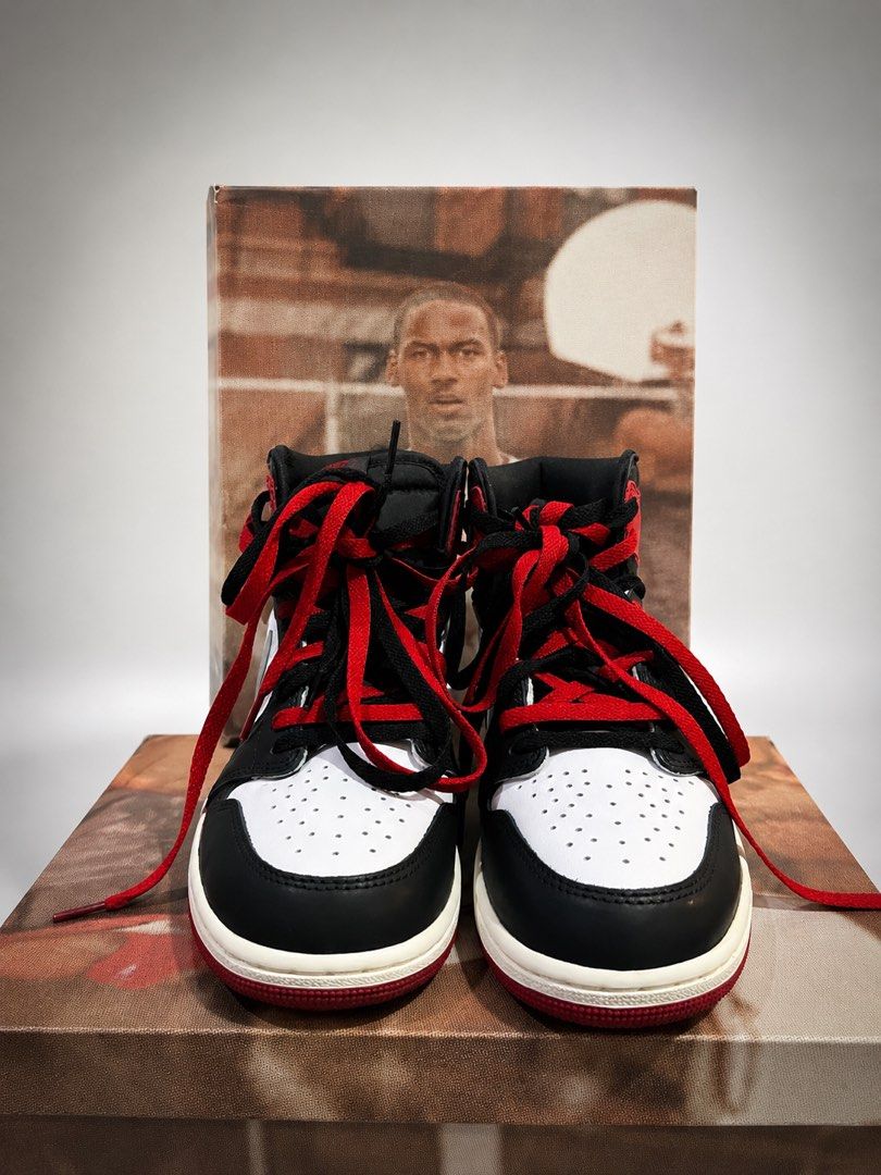 Air Jordan 1 High OG Chicago (Category: Sneakers) located in Manila. Submitted by itsbroad (Listing ID 1440247937, Image 1). Description: FOR SALE: Air Jordan 1 Retro High OG Colorway: White/Black/Varsity Red Size: US 9 / EU 42.5 BRAND NEW / never used Complete with box (box has minor damage only) Clean black, white, and varsity red colorway with extra red and black lace setup. Great everyday pair or display piece for Jordan collectors. Price: ₱1
