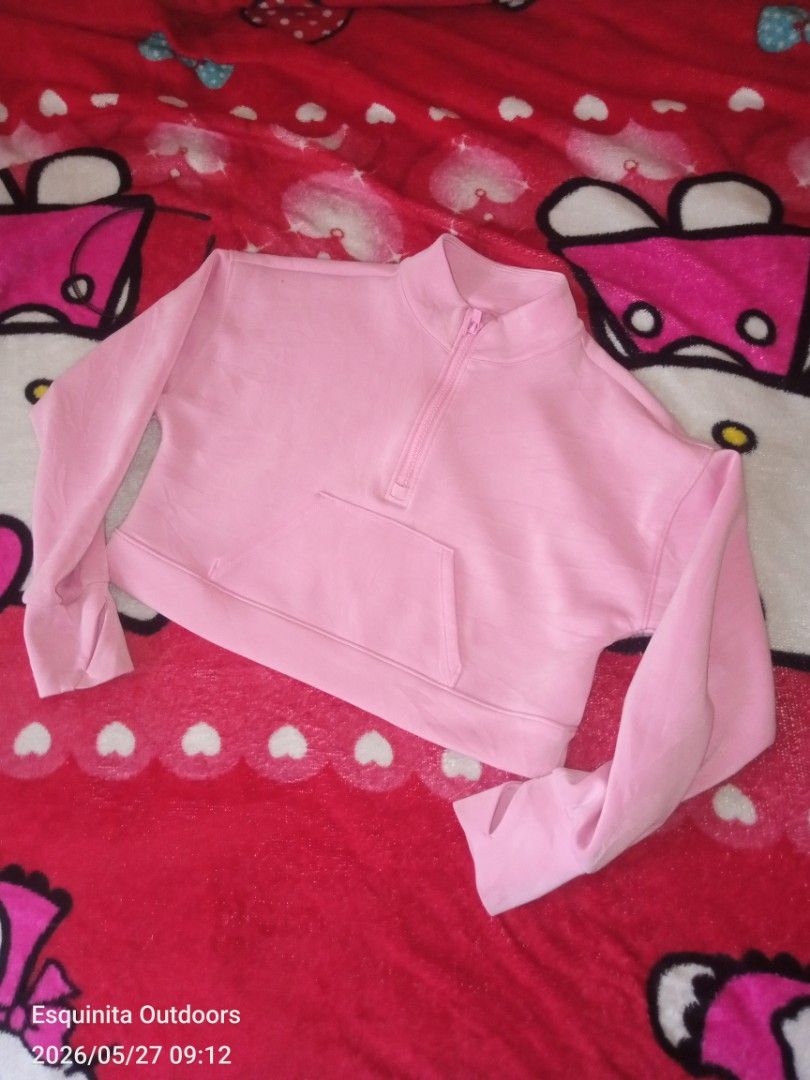 All in motion cropped sweater (Category: Activewear) located in Cabuyao City. Submitted by khode025 (Listing ID 1440205818, Image 2). Description: All in motion pink cropped sweater width:17 length:14 fits for womens xs or xxs 380 only.