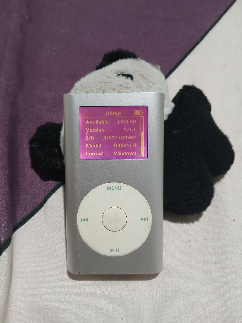 Apple iPod Mini 2nd Gen 16GB Silver (Category: Portable Music Players) located in Manila. Submitted by evjohnpru14739 (Listing ID 1440233327, Image 3). Description: - Apple iPod Mini 2nd Gen - 16GB new storage - new battery - pink violet/white text display - expect minor scratch (2nd hand) - no issue, ready to use - fixed price - Antipolo Area (buyer will shoulder sf).