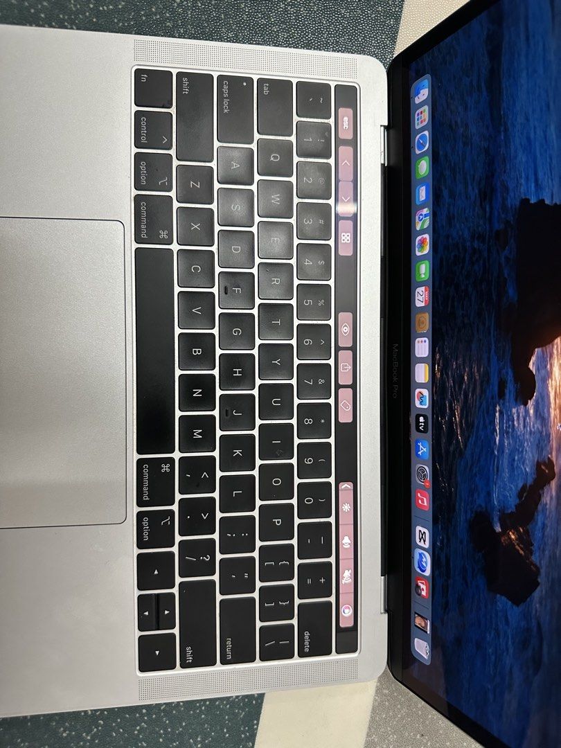 Apple MacBook Pro 13.3-inch465969690926786560