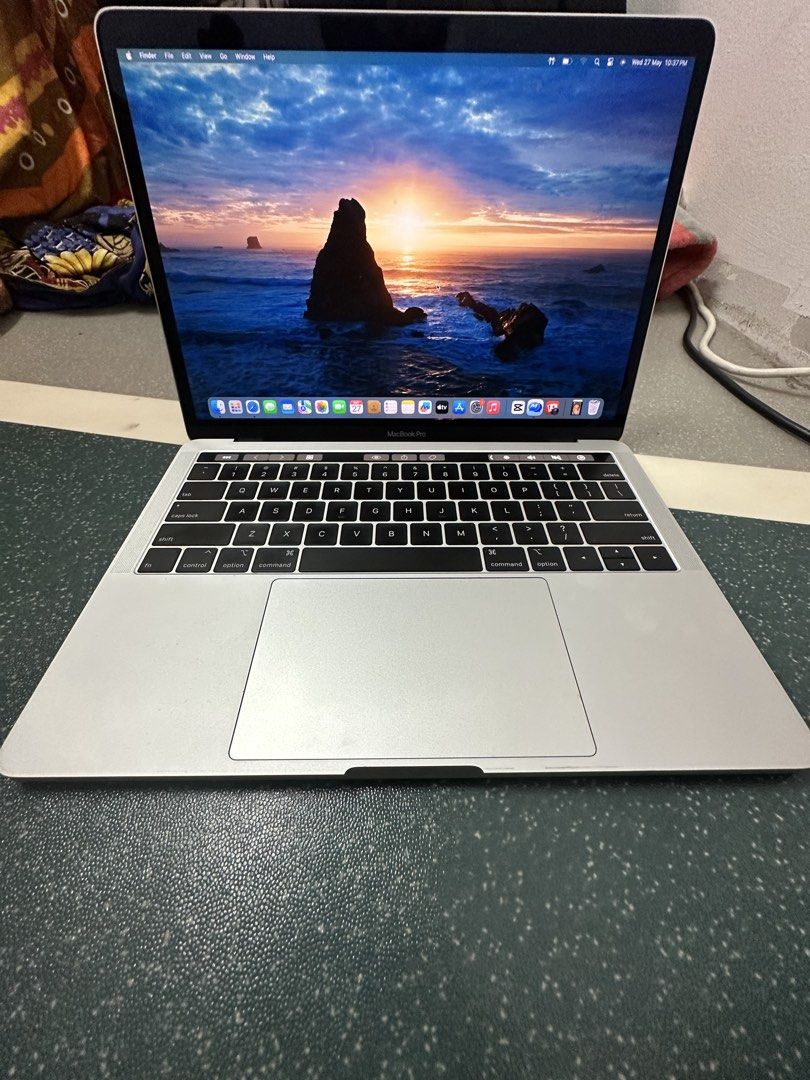 Apple MacBook Pro 13.3-inch465969690926786561
