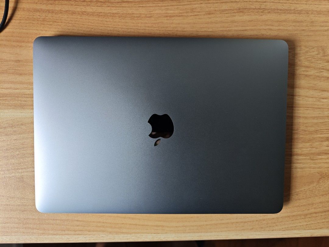 Apple MacBook Pro 13-inch M2 8GB RAM 2022