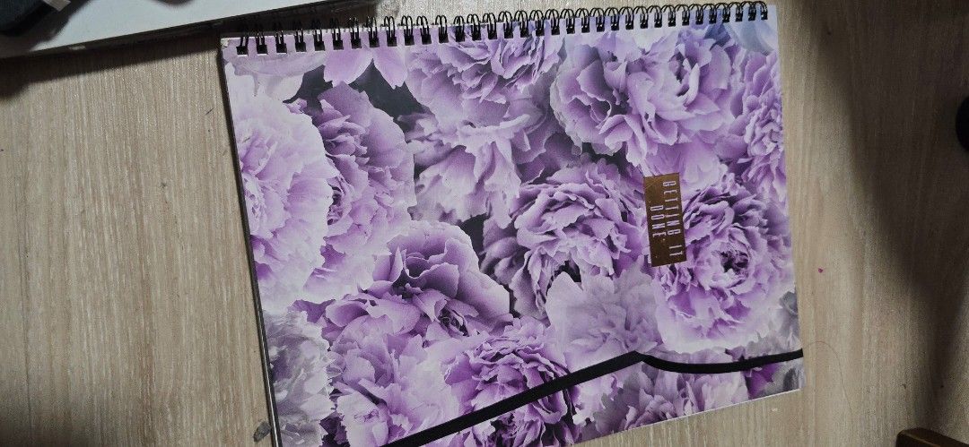 Assorted notebooks (Category: Stationery & School Supplies) located in Singapore. Submitted by riuslei (Listing ID 1440342137, Image 2). Description: total 7 notebooks im decluttering my room and found alot of notebooks that were empty take a few or take all, its up to you.