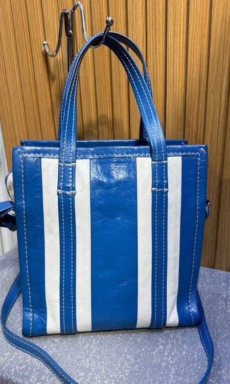 Authentic Balenciaga Bazar Stripe small Tote Bag (Category: Luxury Bags & Wallets) located in Quezon City. Submitted by jhaediah (Listing ID 1438342953, Image 3). Description: Authentic In very good condition Preloved 💕5.28.