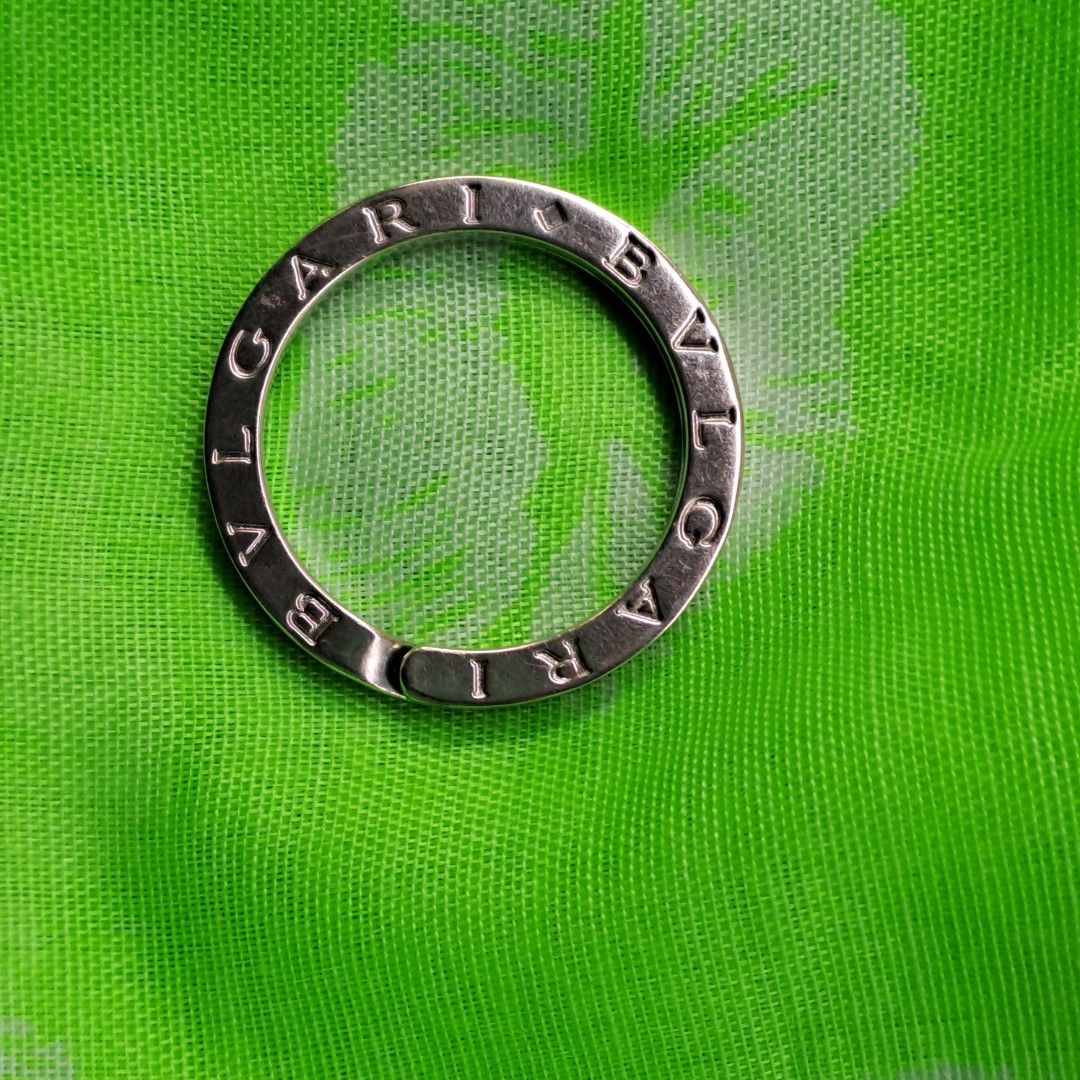 Authentic Bvlgari Silver Pendant (Category: Charms) located in Santa Cruz. Submitted by cedrick17 (Listing ID 1440250975, Image 2). Description: PASS SA LOWBALLER This is authentic piece well kept pendant only no inclusions COMPLETE MARKINGS 100% authentic minor issue , medyo nk awang xa , see last photo . gcash + sf no cod.