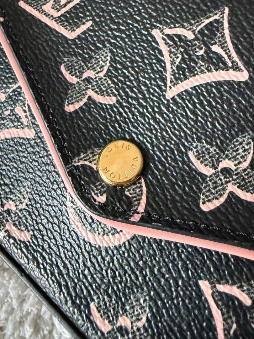 Authentic LV Felicie Strap & Go Handbag (Category: Luxury Bags & Wallets) located in Quezon City. Submitted by jhaediah (Listing ID 1375271212, Image 3). Description: Felicie Strap & Go Handbag Limited Edition 💕5.27 Microchip Guaranteed Authentic Comes with Box,Dust bag,Card .