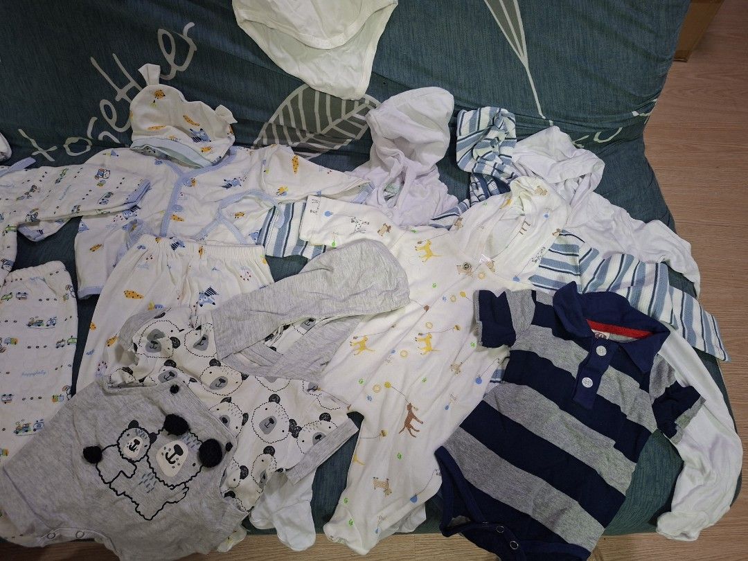 Baby Clothes Bundle - Bodysuits, Pajamas, Hats (Category: Babies & Kids Fashion) located in Manila. Submitted by anix_box (Listing ID 1440275586, Image 3). Description: frog suit and 1c for newborn 💸700pesos 7pcs overall For take all only 📍Location: Tondo Manila ⭐ NO PHYSICAL STORE ⭐ Ships Nationwide ⭐ Shipping fee shouldered by the buyer ⭐ Payment first in big items ⭐ Lalamove ⭐ Flash Express ⭐ Other Mode of Payment: GCASH ⭐ CARGO or BUS SHIPM