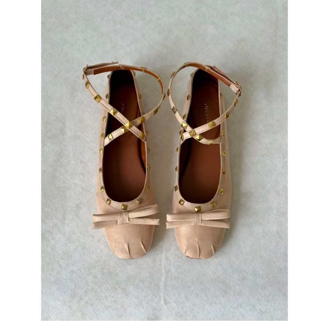Ballet Flats from Joelia (Category: Flats & Sandals) located in Manila. Submitted by stuffbylaya (Listing ID 1440225631, Image 1). Description: Worn only once. I’m a size 9 and this fits me perfectly RFS: I bought two of these in different color and i’m leaning to the choco brown more. .