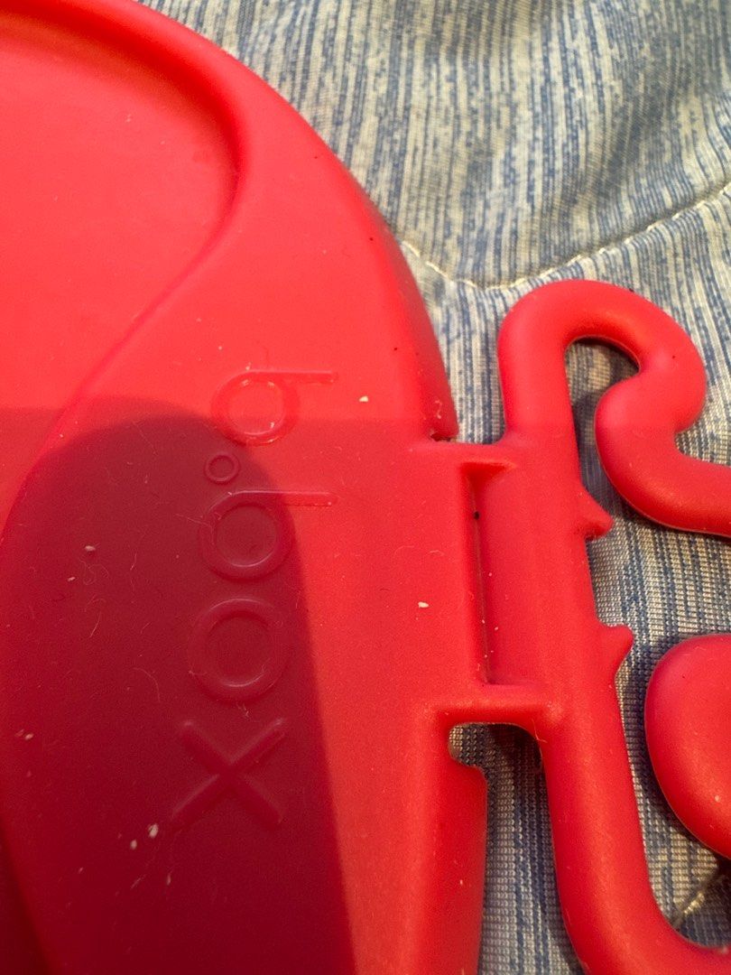 Bbox roll and go mat and spoon (Category: Weaning & Toddler Feeding) located in Manila. Submitted by bunanni (Listing ID 1440205864, Image 2). Description: Original price 1k + Barely used maybe 3x max RFS decluttering Price is slightly negotiable.