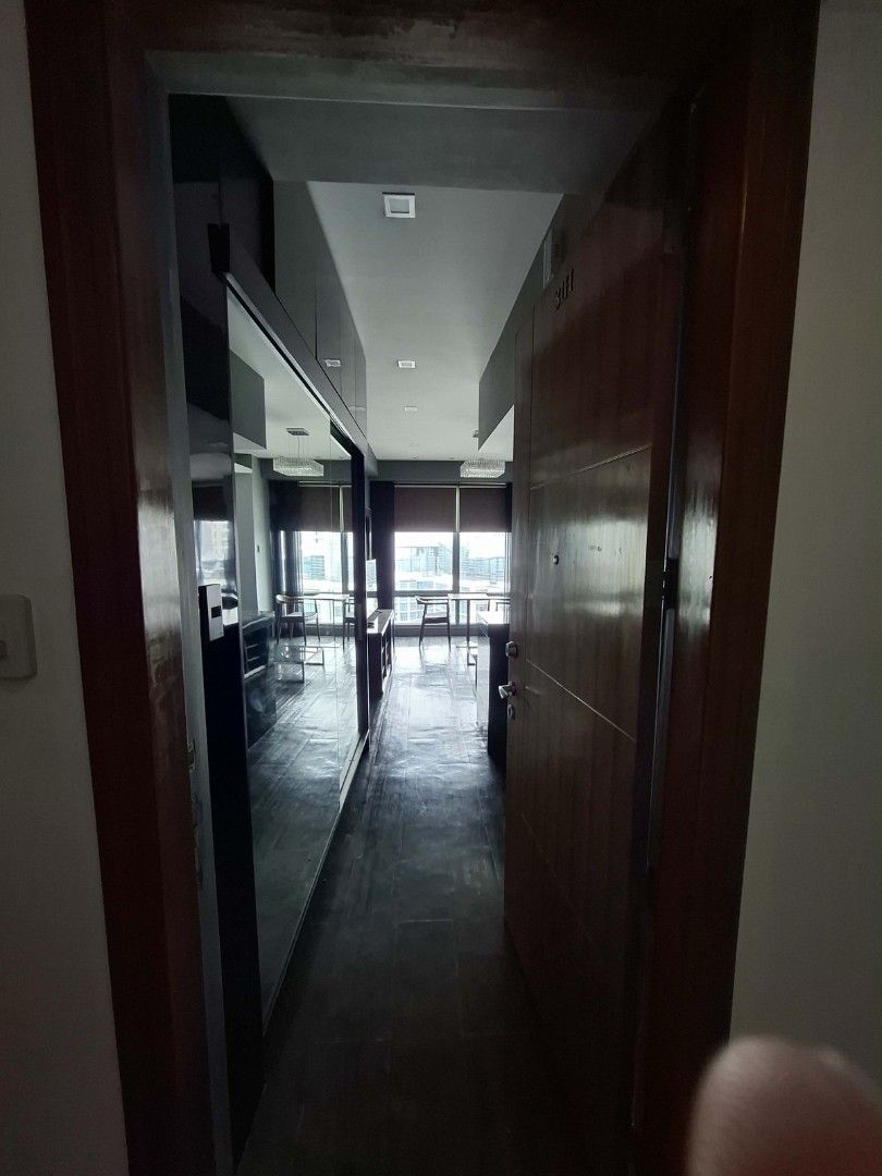 Bellagio Tower 1 for sale (Category: Apartments & Condos) located in Makati City. Submitted by FWD2023 (Listing ID 1440294835, Image 1). Description: Bellagio Tower 1 66.7 sqm open layout fully furnished with laundry area 15M.
