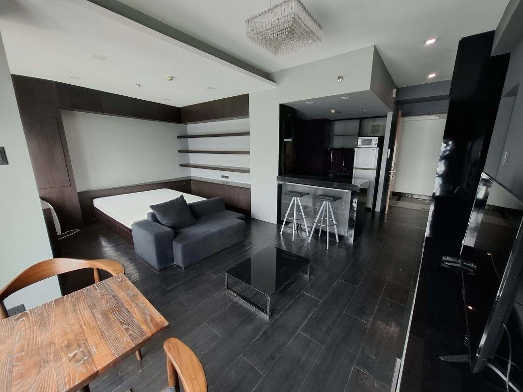 Bellagio Tower 1 for sale (Category: Apartments & Condos) located in Makati City. Submitted by FWD2023 (Listing ID 1440294835, Image 2). Description: Bellagio Tower 1 66.7 sqm open layout fully furnished with laundry area 15M.