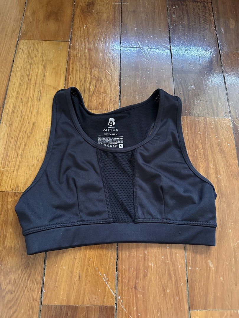 BENCH ACTIVE Quick Dry Sports Bra Black Size S (Category: Activewear) located in Muntinlupa City. Submitted by prelovedbykram (Listing ID 1440352069, Image 1). Description: - Brand: Bench Active - Color: Black - Size: S - Material: Quick Dry - Features: Front mesh panel for breathability, Racerback design - Ideal for: Workouts.