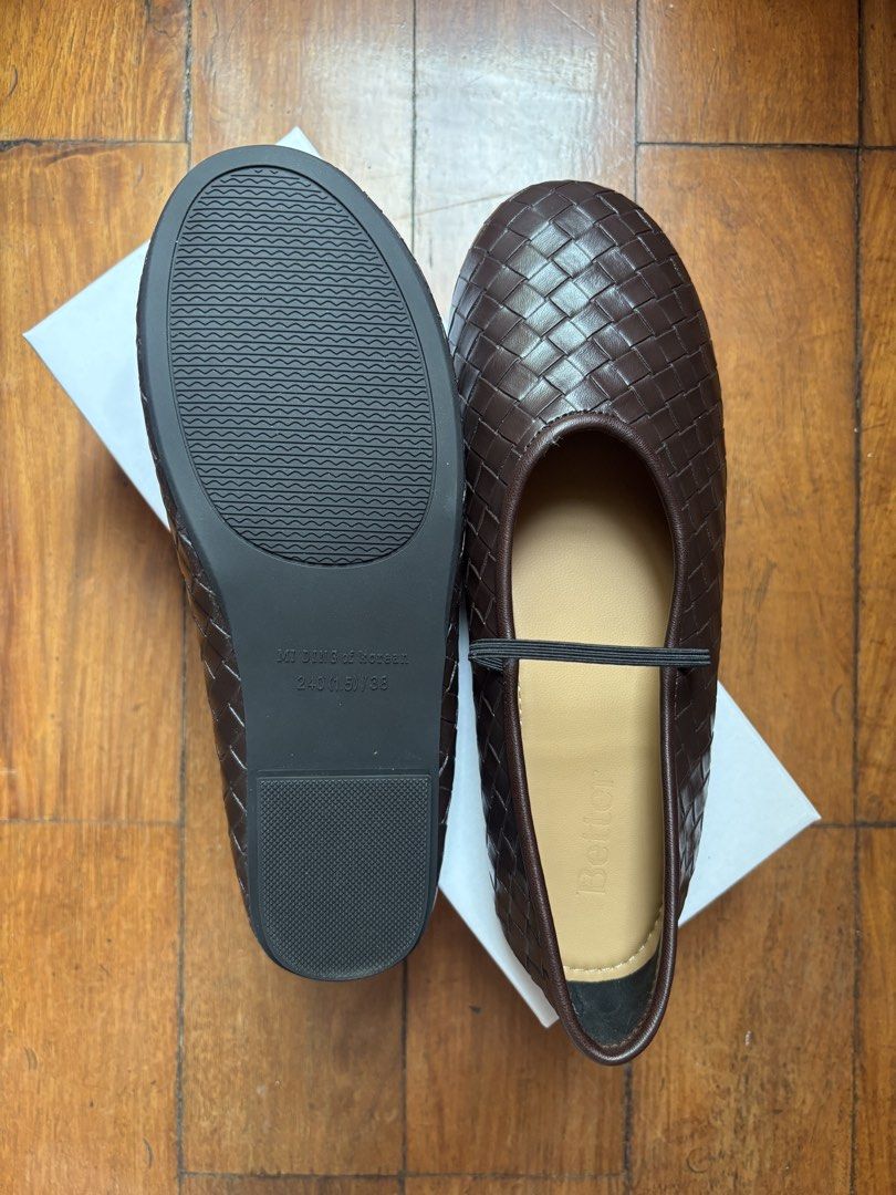 Better Shoes Woven Florence Brown Flats (Category: Flats & Sandals) located in Angeles City. Submitted by smnthabtrice (Listing ID 1440264583, Image 2). Description: Vietnamese Brand: Better Shoes Florence Flats in Brown Size 38 / 240 Fits wider feet better Brand New Never Worn Selling at the price I bought it (can negotiate) RFS: Size too big.