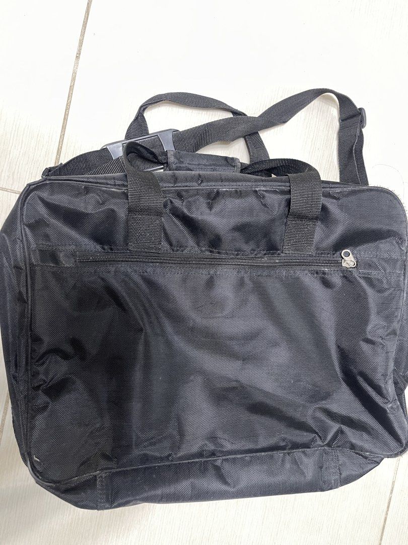 Big Makeup bag for Makeup Artists (Category: Backpacks) located in Las Pinas. Submitted by trishdeclutters (Listing ID 1440319296, Image 1). Description: Big bag pwede backpack, may shoulder strap and pwede din hand carry. Well used but it’s in good condition naman. Dami mailagay na gamit dyan. .