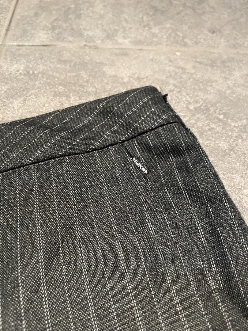 Billabong Shorts (Category: Shorts) located in Taguig. Submitted by nardselect (Listing ID 1440346938, Image 2). Description: Billabong Shorts - Tag Size: 34 - Waist: 36 - Length: 22 - Leg open: 12 - Flaws: None.
