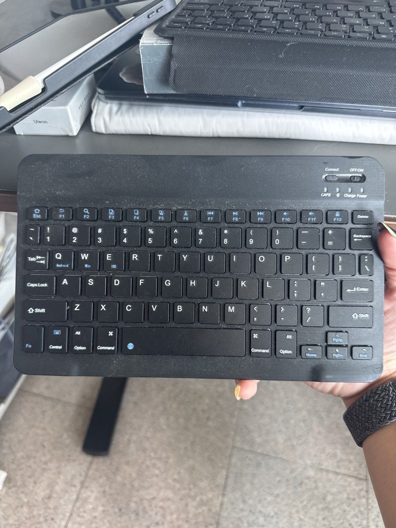 Black Bluetooth Ipad Keyboard465616746788966400