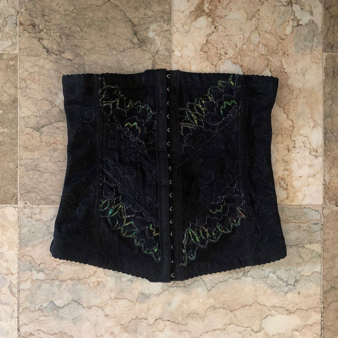 Black lace corset Body shaper (Category: Undergarments & Loungewear) located in Tarlac. Submitted by closetcleanupsale.ph (Listing ID 1439898545, Image 1). Description: S/M adjustable EUC Lp posted.