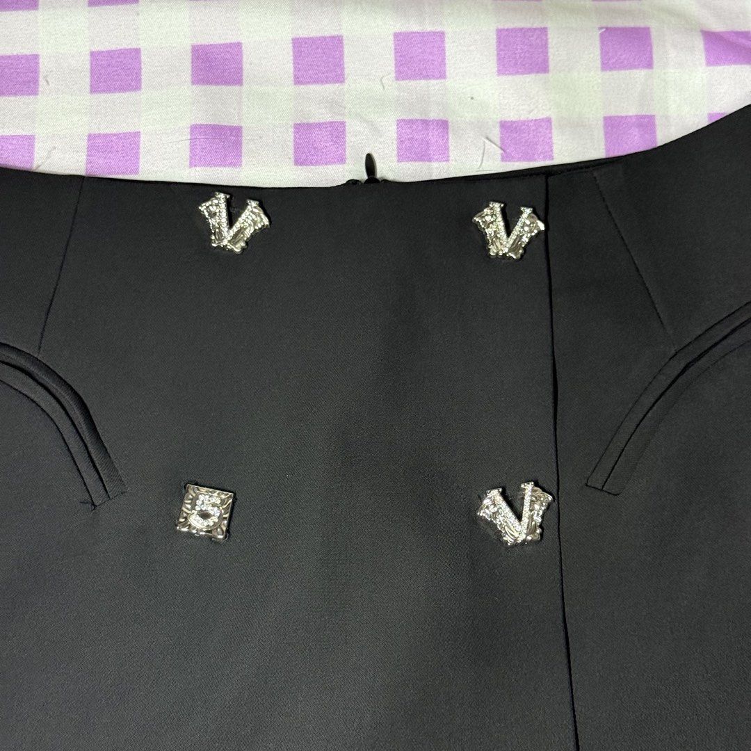 Black Skort with Rhinestone (M) (Category: Shorts) located in Tarlac. Submitted by milkshakeee_ (Listing ID 1440353028, Image 2). Description: Size: 27-28 | Length: 14 | Hips: 36-37 Washed & Ready to wear 🌸 NO WHEN WORN! Location: Tarlac City MOP: Gcash Ship thru J&T.