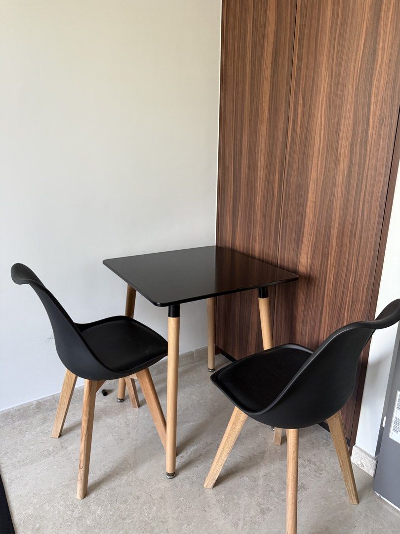 Brand New Dining Set465463842408376320