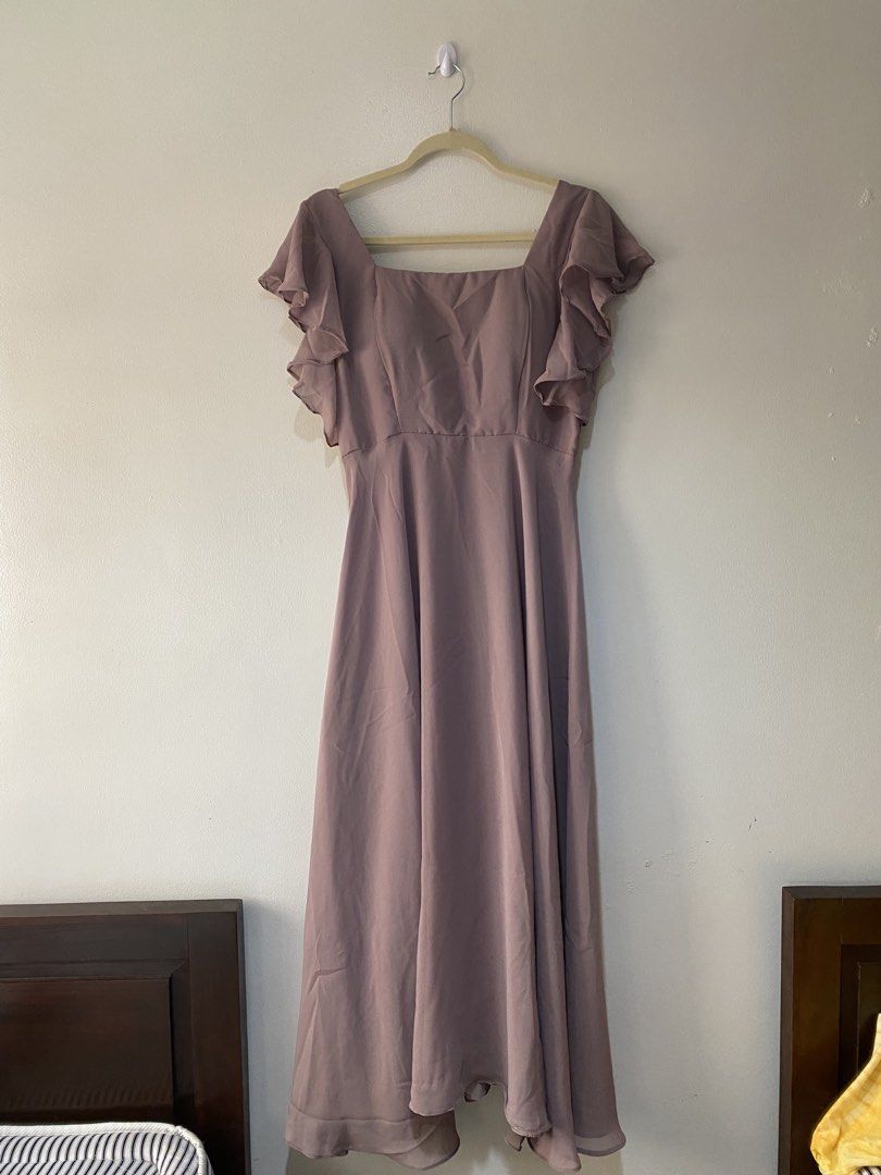 Bridesmaid Square Neck Flutter Sleeve Maxi Dress (Category: Dresses) located in Manila. Submitted by likelykei (Listing ID 1440380902, Image 1). Description: - Used once. - 36B/28Waist/39Length - Flowy maxi dress - Square neckline - Flutter sleeves - Back zipper closure - Flowy skirt - Ideal for events and parties - Comfortable and chic design.