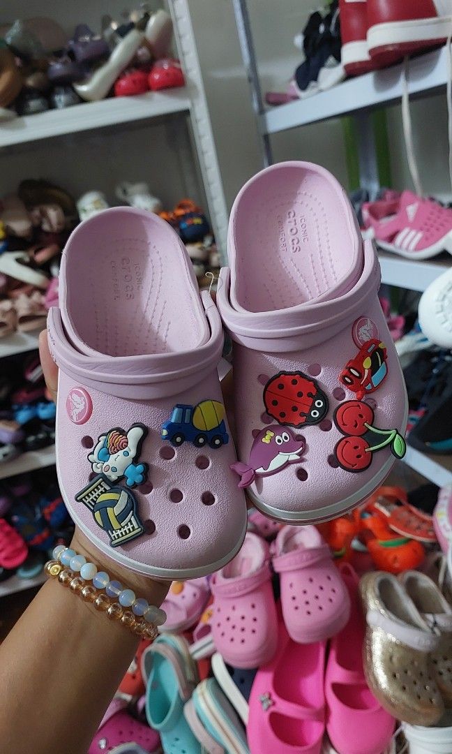 C10@ 16½ cm original crocs kids (Category: Babies & Kids Fashion) located in Quezon City. Submitted by kimlynandaya (Listing ID 1440324218, Image 2). Description: .