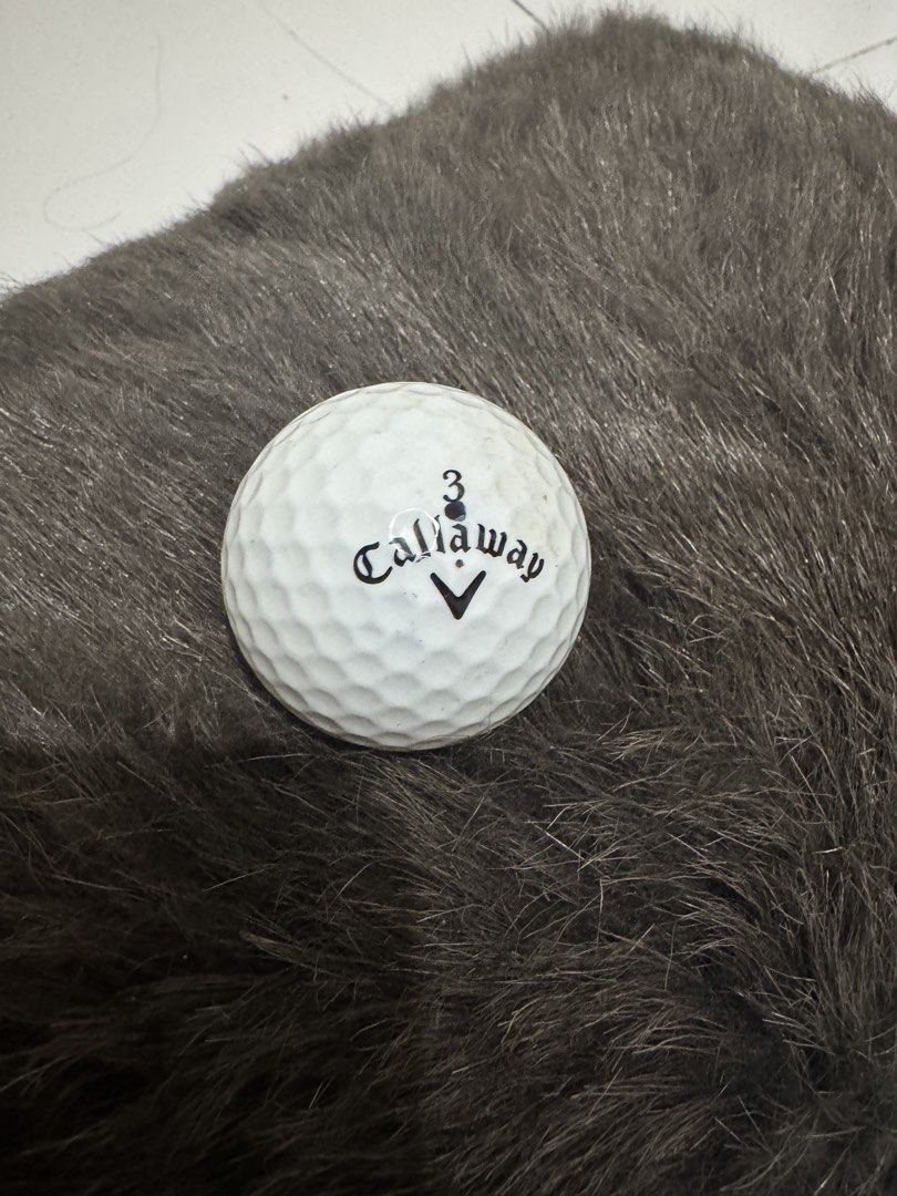 Callaway, Mizuno, Top Flite Golf Balls (Category: Golf) located in Imus. Submitted by chlouiepat (Listing ID 1440342022, Image 1). Description: - Set of 4 golf balls - Includes: Callaway (number 3), Mizuno JPX (number 7), Moul-Bie, Top Flite Tour (number 4) - Some balls have minor scuffs - Ideal for practice or casual golf play.