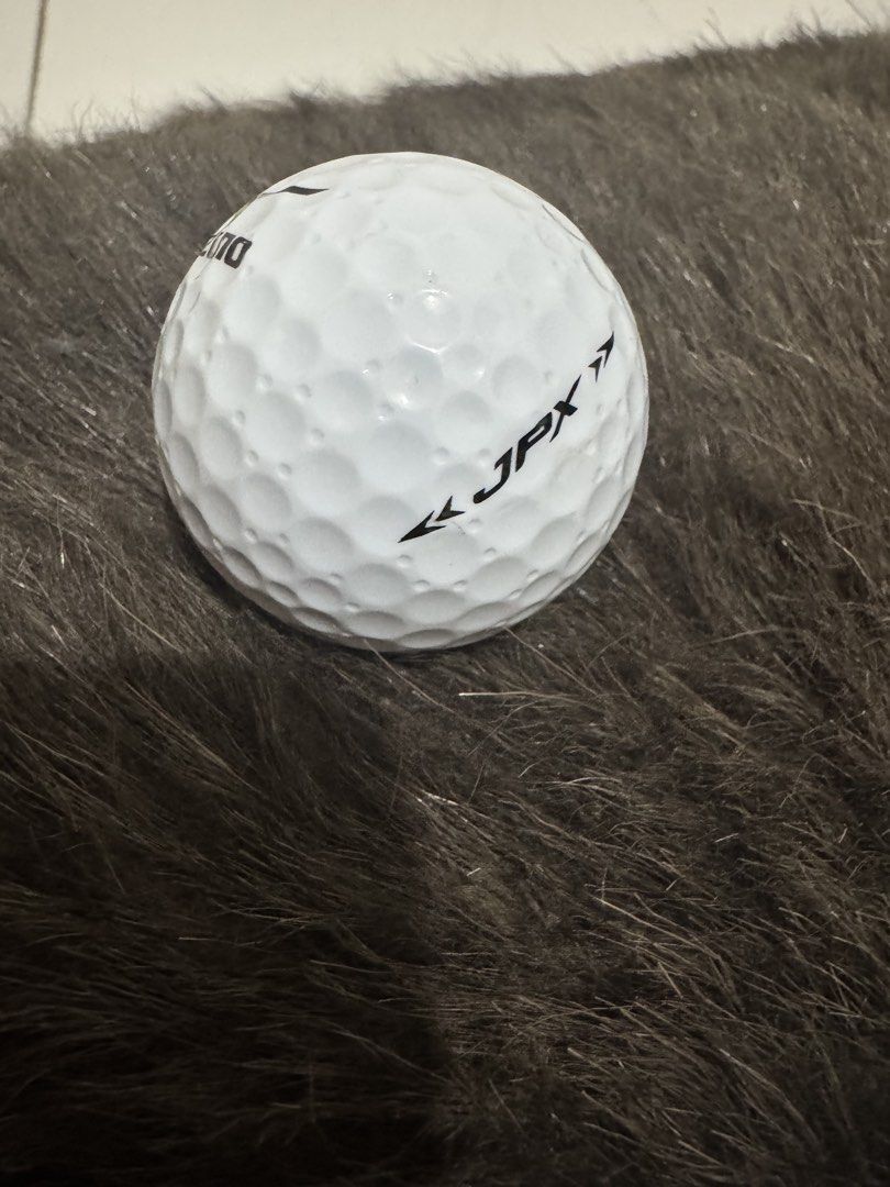 Callaway, Mizuno, Top Flite Golf Balls (Category: Golf) located in Imus. Submitted by chlouiepat (Listing ID 1440342022, Image 3). Description: - Set of 4 golf balls - Includes: Callaway (number 3), Mizuno JPX (number 7), Moul-Bie, Top Flite Tour (number 4) - Some balls have minor scuffs - Ideal for practice or casual golf play.