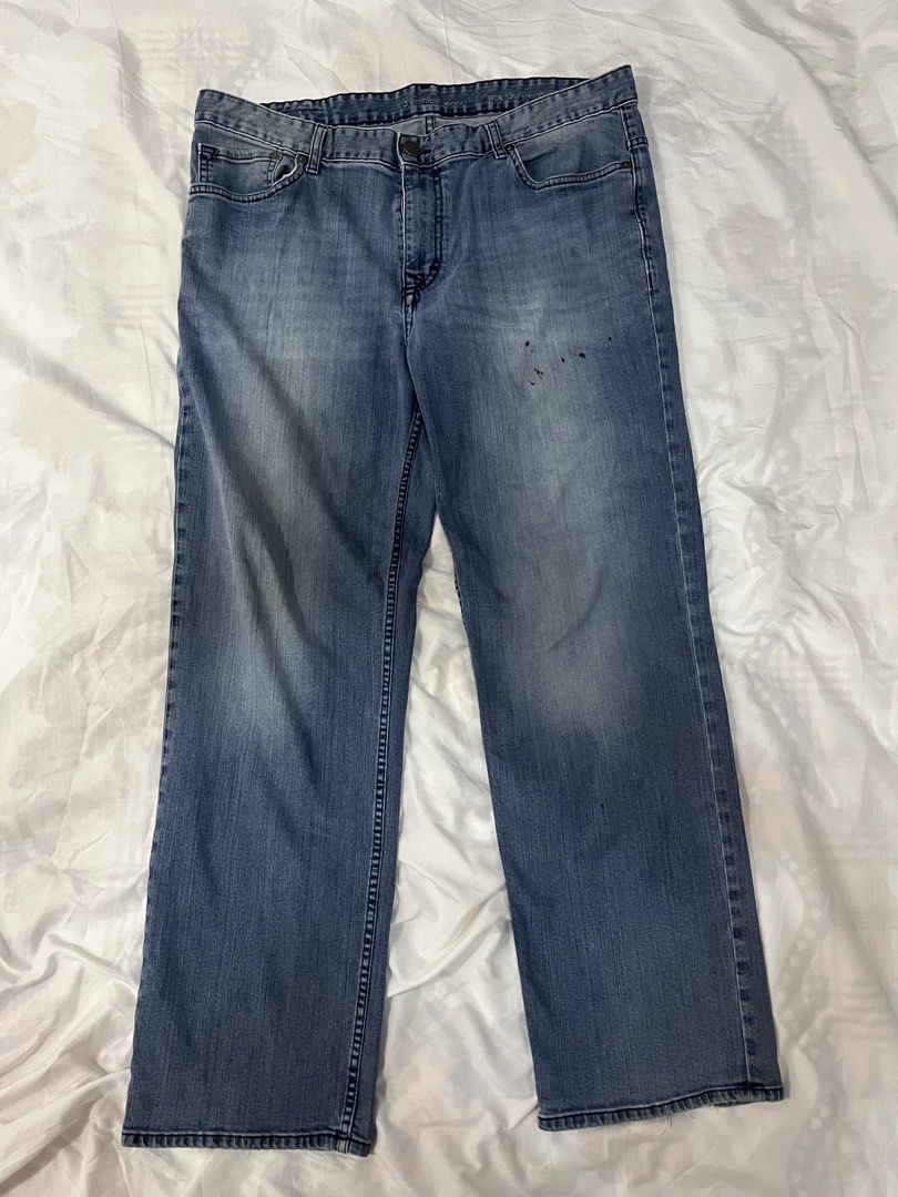 Calvin Klein Straight Mens Jeans (Category: Jeans) located in San Simon. Submitted by itsyoboikristof (Listing ID 1440207173, Image 1). Description: Issue: See last pic.