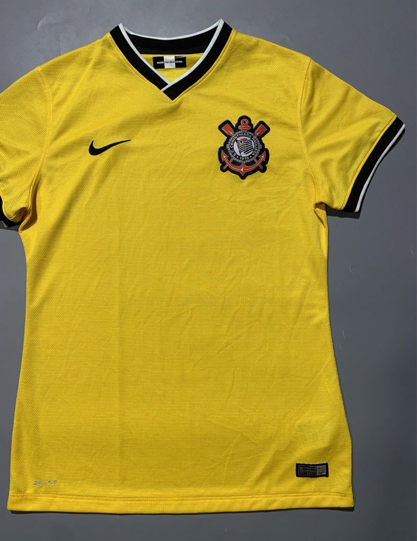 Camisa Corinthians 2014 Nike Jersey (Category: Activewear) located in Mabalacat. Submitted by thrift_trap (Listing ID 1440351264, Image 2). Description: Dimes: W17 x L27 (Size: M on tag) Condition: Excellent Issue (s): Non Color rate: 9.5/10 Complete tags🏷️ Color may vary due lighting‼️.