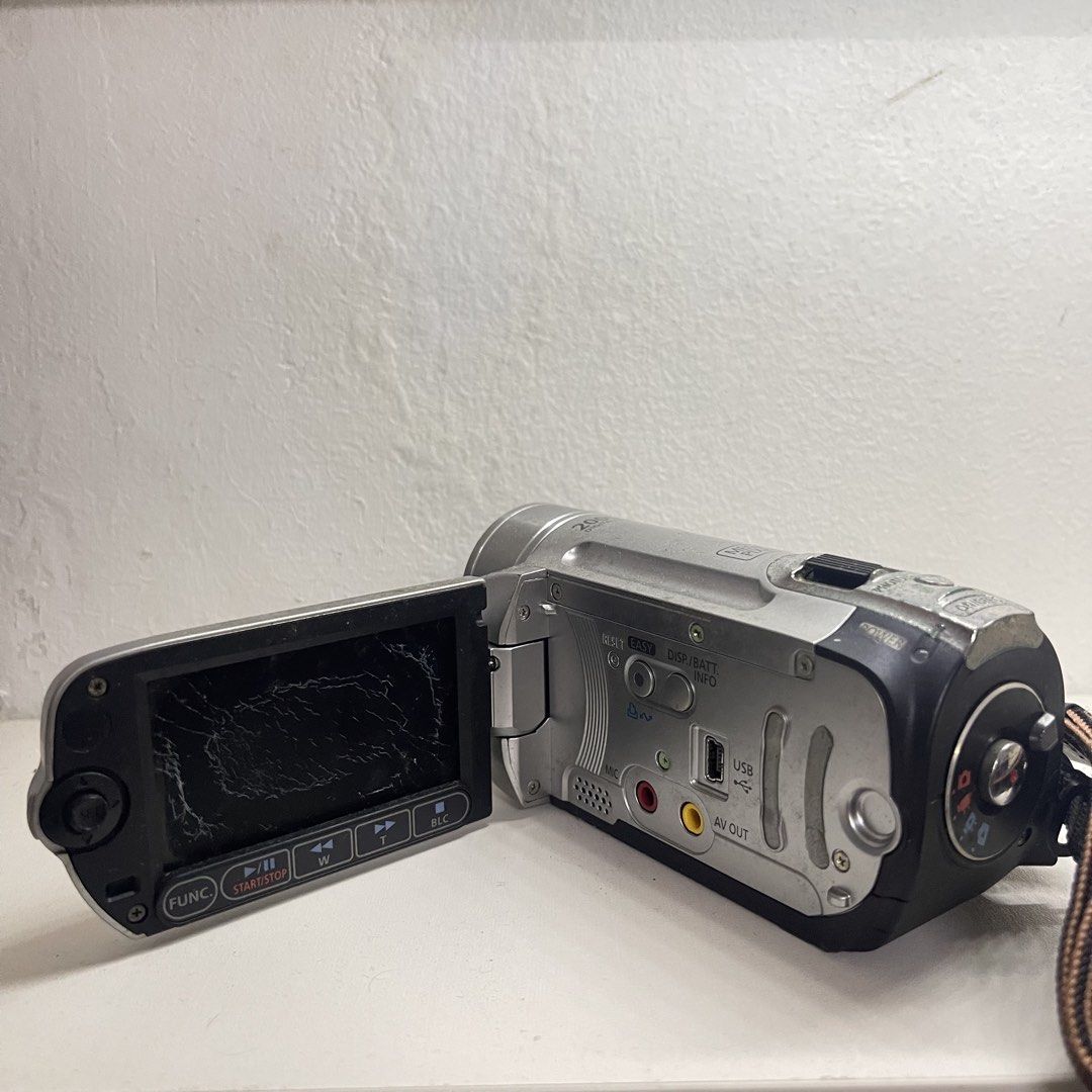 Canon FS100 Camcorder (Category: Video Cameras) located in Quezon City. Submitted by h0tgirl.jo (Listing ID 1440237912, Image 2). Description: Charger and case included. Vintage. Used around early 2000s Untested. Not sure if working..