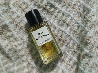 (Category: ) located in . Submitted by perfumesrus (Listing ID 1437911305, Image 1). Description: .