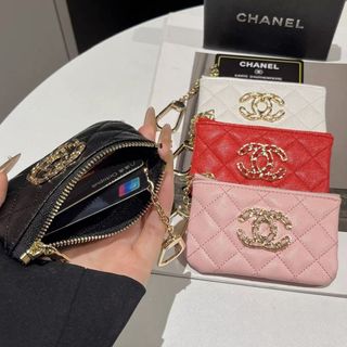 (Category: ) located in . Submitted by sellora_fashion (Listing ID 1440314819, Image 1). Description: .