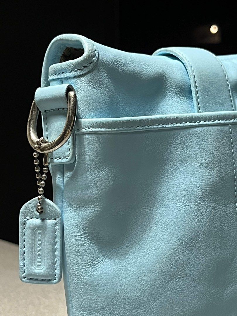 Coach Sling Vintage (Category: Cross-body Bags) located in Bulacan. Submitted by everythinggood26 (Listing ID 1440339672, Image 2). Description: .