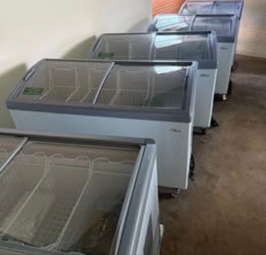 Commercial Display Refrigerators and Freezers (Category: Bathroom & Kitchen Fixtures) located in Mandaluyong City. Submitted by tidehunter40519 (Listing ID 1440359248, Image 1). Description: Brand Samsung Origin of goods United States of America - Commercial display refrigerators and freezers available. - Includes: - Upright glass door refrigerators with multiple shelves. - Chest freezers with sliding glass lids and internal baskets. - All units 