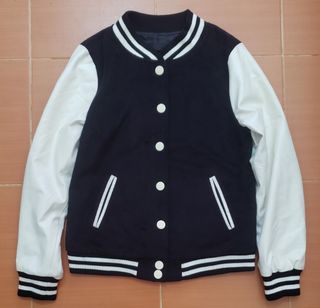 (Category: ) located in . Submitted by click_thriftstore (Listing ID 1440299020, Image 1). Description: .