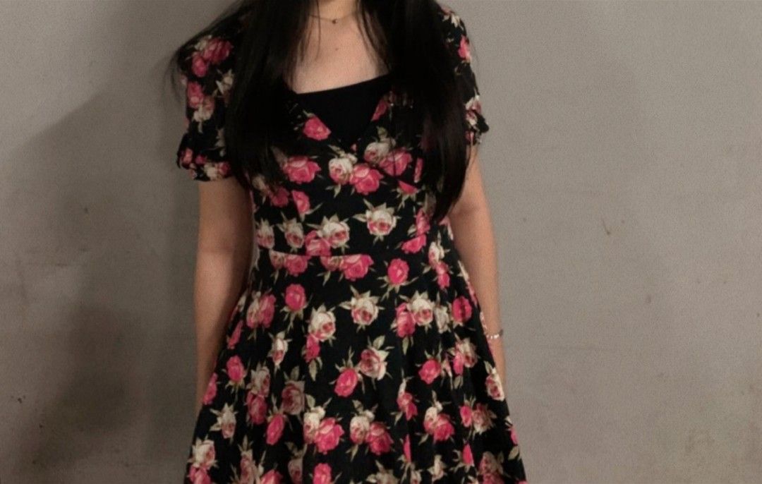 Dark Romantic Vintage Coquette (Category: Dresses) located in Manila. Submitted by ncle_closett (Listing ID 1440325257, Image 2). Description: ⑅ xs to s ⑅ side zipper.