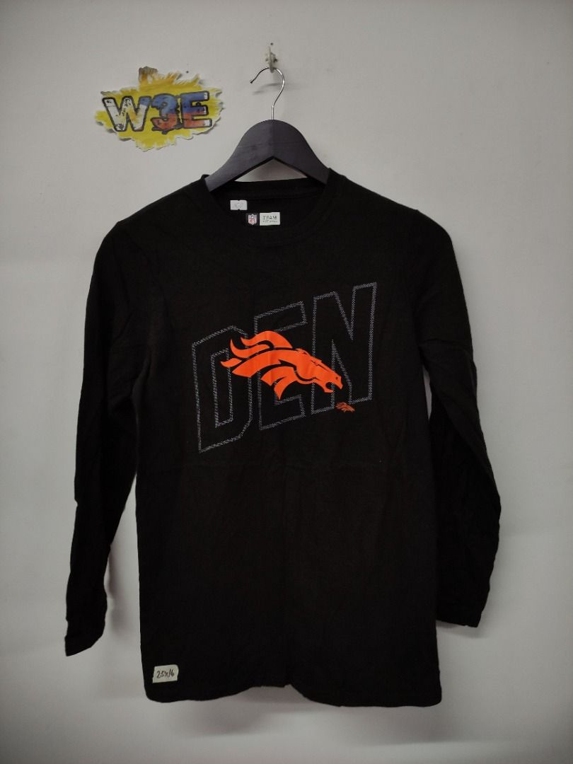 DENVER BRONCOS LONG SLEEVE - NFL TEAM APPAREL (Category: Tshirts & Polo Shirts ) located in Las Pinas. Submitted by w3e_ph_select_shop (Listing ID 1440249552, Image 1). Description: SIZE: 26 x 16" COLOR RATE: 9/10 NEED WASH.