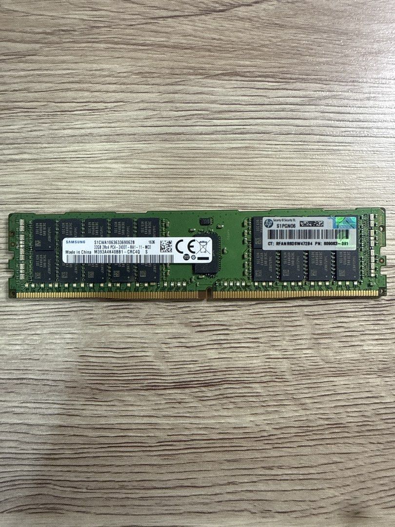 ECC DIMM RAM - Samsung 32GB DDR4 2400466095132272896001