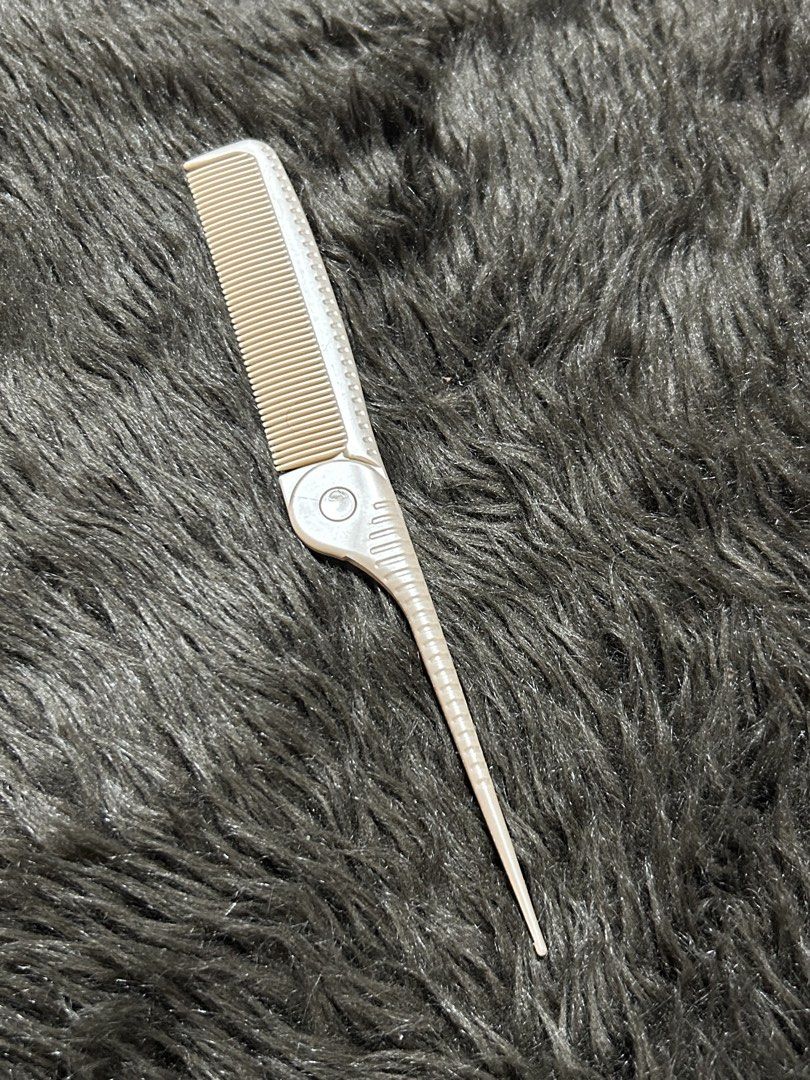folding rat tail comb (Category: Hair Accessories) located in Angeles City. Submitted by zyeplustradings (Listing ID 1440248235, Image 2). Description: folding rat tail comb versatile hair styling tool designed for portability and precision. Folding Design: The comb teeth fold into or alongside the handle to protect them and save space. Rat Tail Handle: The long, pointed stem is used for sectioning, parting, and lifting hair.Fine Teeth: Ideal for